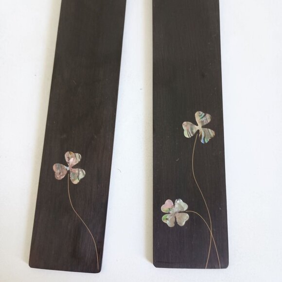 2 wood bookmarks with mother of pearl inlay clovers - Picture 2 of 3